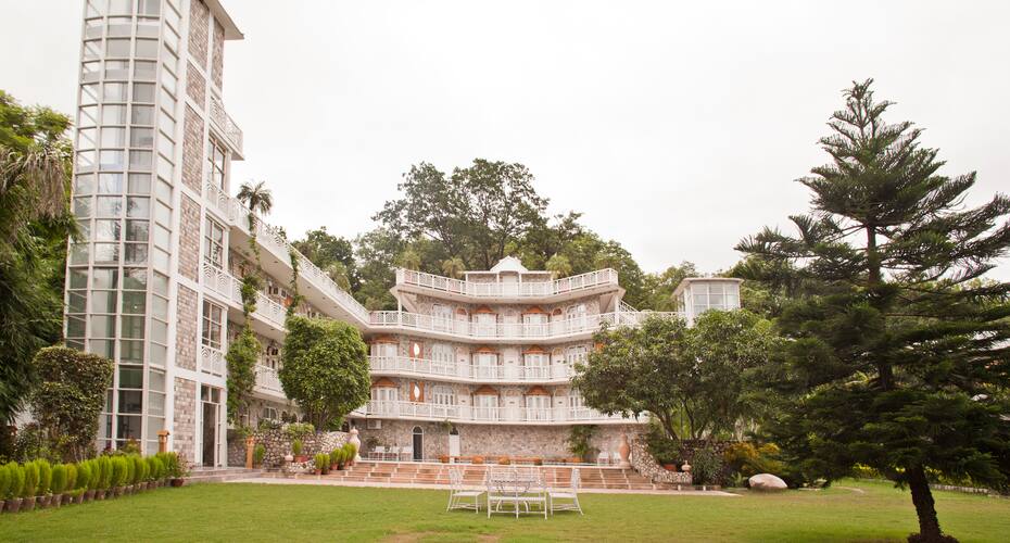 The Wild Crest Resort, Corbett 2